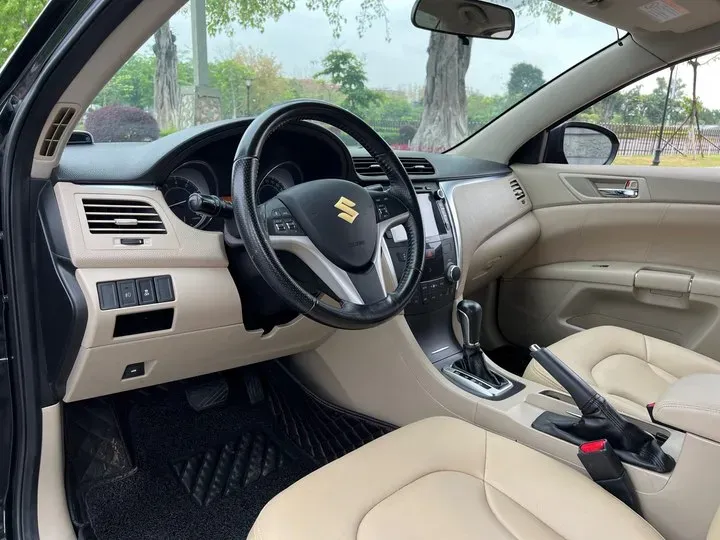 2011 Suzuki Kizashi 2.4L 178HP L4 CVT,autocango,china used car exporter,china ev exporter,chinese used car exporter,chinese used ev exporter