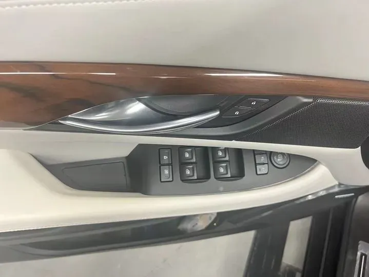 2017 Cadillac ESCALADE 6.2L 426HP V8 8AT,autocango,china used car exporter,china ev exporter,chinese used car exporter,chinese used ev exporter