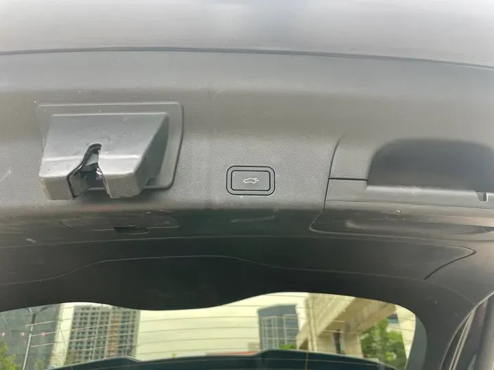 2022 Geely Azkarra 1.8T 184HP L4 7DCT,autocango,china used car exporter,china ev exporter,chinese used car exporter,chinese used ev exporter