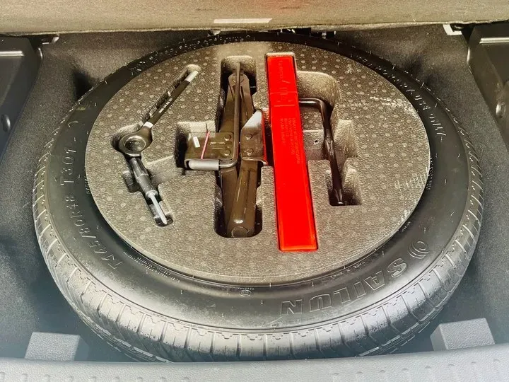 2019 DongFeng Fengon Fengon E3 Range Extended 84HP REEV 17.28KWH,autocango,china used car exporter,china ev exporter,chinese used car exporter,chinese used ev exporter