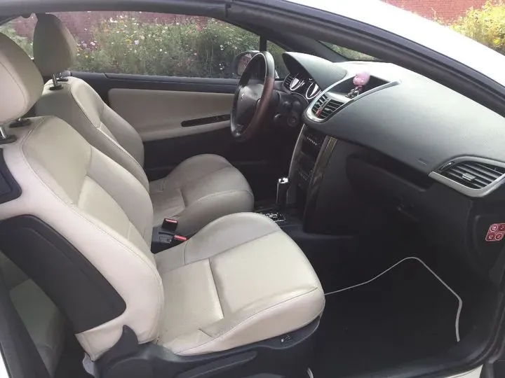 2013 Peugeot 207 1.6L 120HP L4 4AT,autocango,china used car exporter,china ev exporter,chinese used car exporter,chinese used ev exporter