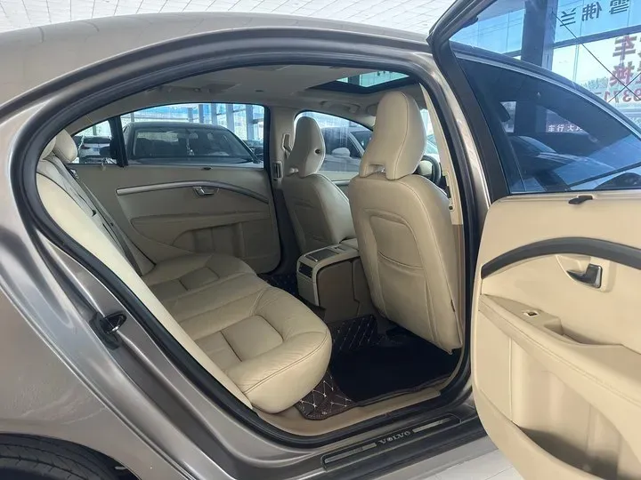 2014 Volvo S80L 2.0T 214HP L5 6AT,autocango,china used car exporter,china ev exporter,chinese used car exporter,chinese used ev exporter