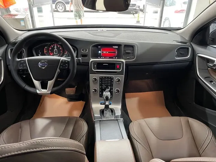 2015 Volvo S60 2.0T 238HP L4 8AT PHEV 11.2KWH,autocango,china used car exporter,china ev exporter,chinese used car exporter,chinese used ev exporter