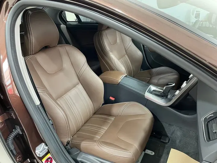 2015 Volvo S60 2.0T 238HP L4 8AT PHEV 11.2KWH,autocango,china used car exporter,china ev exporter,chinese used car exporter,chinese used ev exporter