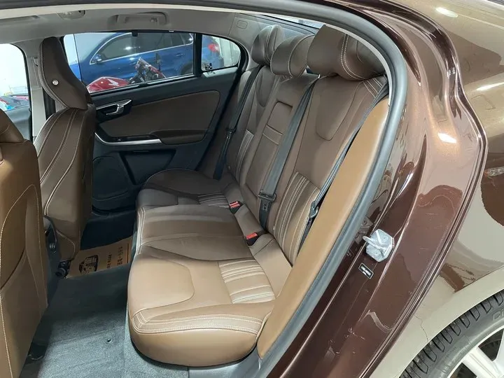 2015 Volvo S60 2.0T 238HP L4 8AT PHEV 11.2KWH,autocango,china used car exporter,china ev exporter,chinese used car exporter,chinese used ev exporter