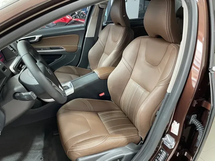 2015 Volvo S60 2.0T 238HP L4 8AT PHEV 11.2KWH,autocango,china used car exporter,china ev exporter,chinese used car exporter,chinese used ev exporter