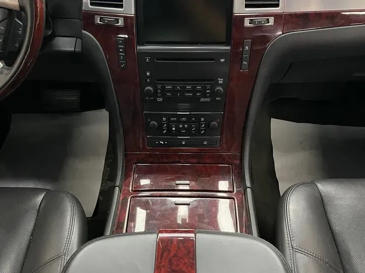 2008 Cadillac ESCALADE 6.2L 409HP V8 6AT,autocango,china used car exporter,china ev exporter,chinese used car exporter,chinese used ev exporter