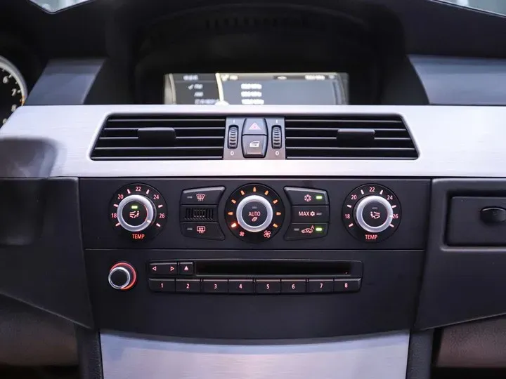 2005 BMW M5 5.0L 507HP V10 7AMT,autocango,china used car exporter,china ev exporter,chinese used car exporter,chinese used ev exporter