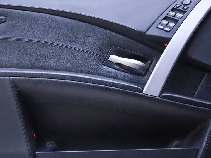 2005 BMW M5 5.0L 507HP V10 7AMT,autocango,china used car exporter,china ev exporter,chinese used car exporter,chinese used ev exporter