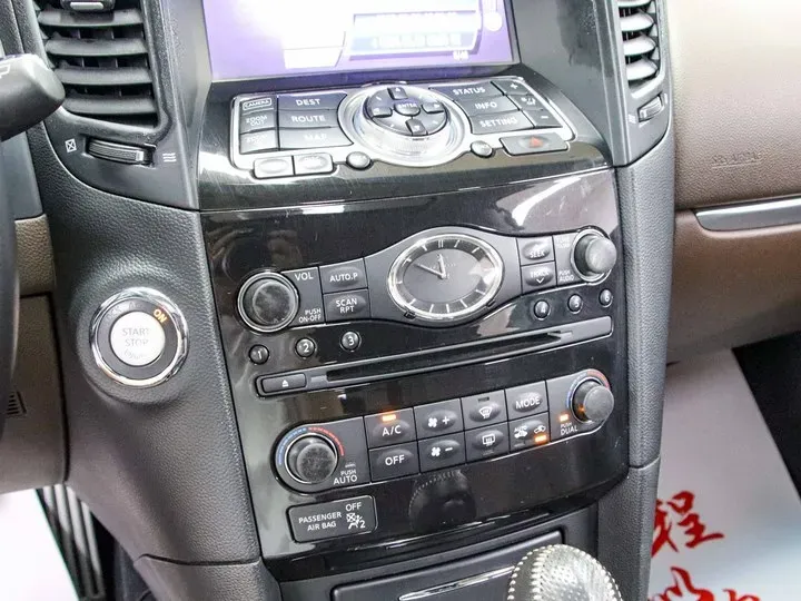 2013 Infiniti QX70 3.7L 351HP V6 7AT,autocango,china used car exporter,china ev exporter,chinese used car exporter,chinese used ev exporter