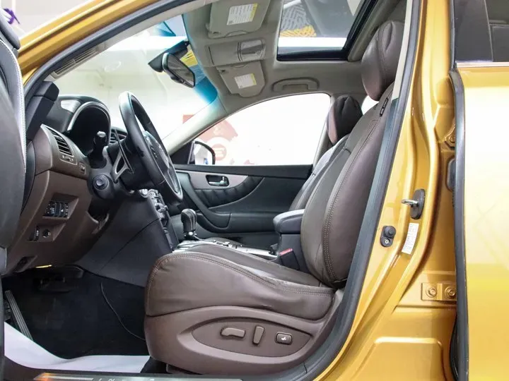 2013 Infiniti QX70 3.7L 351HP V6 7AT,autocango,china used car exporter,china ev exporter,chinese used car exporter,chinese used ev exporter