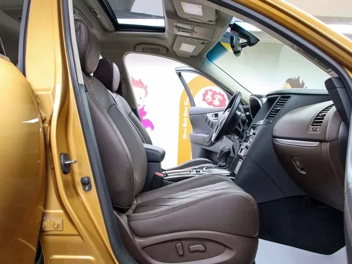 2013 Infiniti QX70 3.7L 351HP V6 7AT,autocango,china used car exporter,china ev exporter,chinese used car exporter,chinese used ev exporter