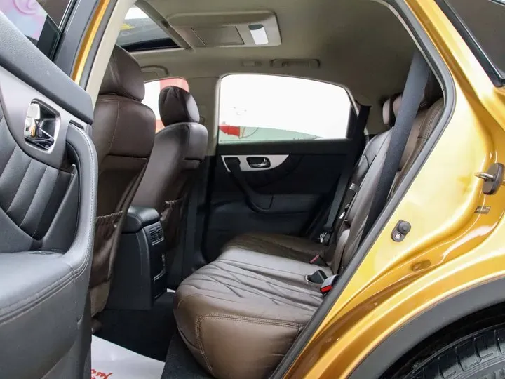 2013 Infiniti QX70 3.7L 351HP V6 7AT,autocango,china used car exporter,china ev exporter,chinese used car exporter,chinese used ev exporter