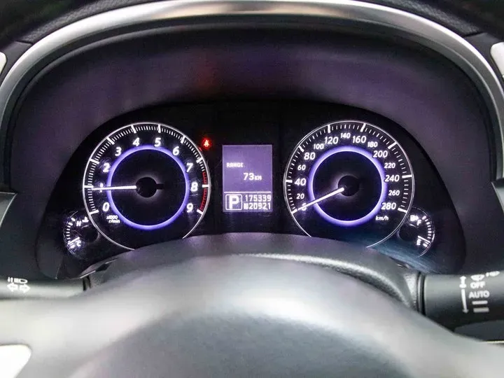 2013 Infiniti QX70 3.7L 351HP V6 7AT,autocango,china used car exporter,china ev exporter,chinese used car exporter,chinese used ev exporter