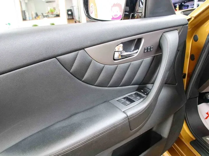 2013 Infiniti QX70 3.7L 351HP V6 7AT,autocango,china used car exporter,china ev exporter,chinese used car exporter,chinese used ev exporter