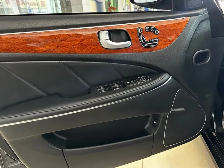 2012 Hyundai Equus 3.8L 335HP V6 8AT,autocango,china used car exporter,china ev exporter,chinese used car exporter,chinese used ev exporter