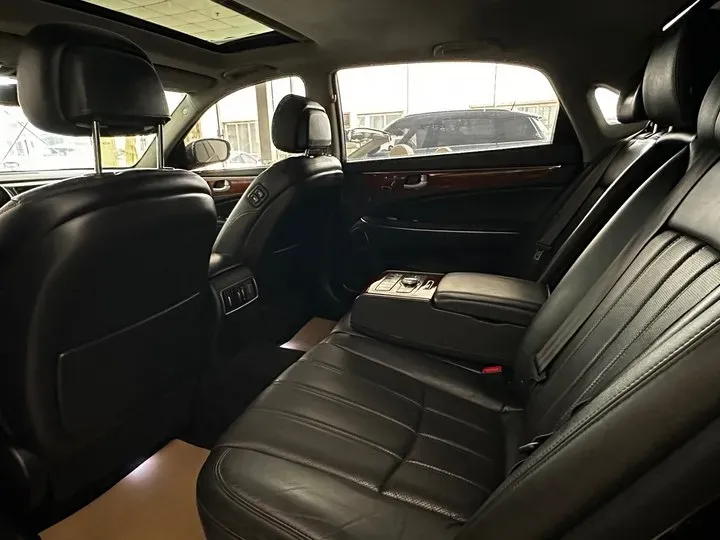 2012 Hyundai Equus 3.8L 335HP V6 8AT,autocango,china used car exporter,china ev exporter,chinese used car exporter,chinese used ev exporter