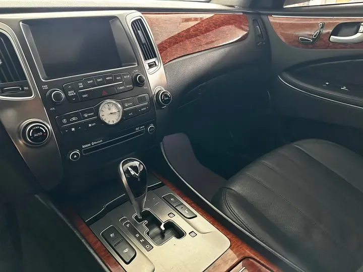 2012 Hyundai Equus 3.8L 335HP V6 8AT,autocango,china used car exporter,china ev exporter,chinese used car exporter,chinese used ev exporter