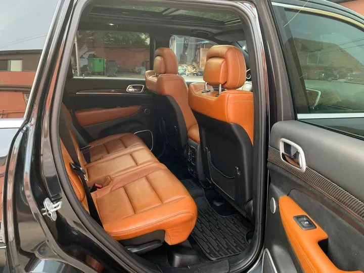 2014 Jeep Grand Cherokee SRT 6.4L 468HP V8 8AT,autocango,china used car exporter,china ev exporter,chinese used car exporter,chinese used ev exporter