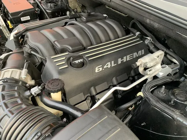 2014 Jeep Grand Cherokee SRT 6.4L 468HP V8 8AT,autocango,china used car exporter,china ev exporter,chinese used car exporter,chinese used ev exporter