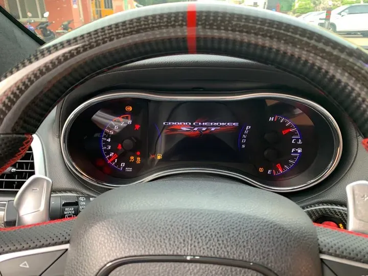 2014 Jeep Grand Cherokee SRT 6.4L 468HP V8 8AT,autocango,china used car exporter,china ev exporter,chinese used car exporter,chinese used ev exporter