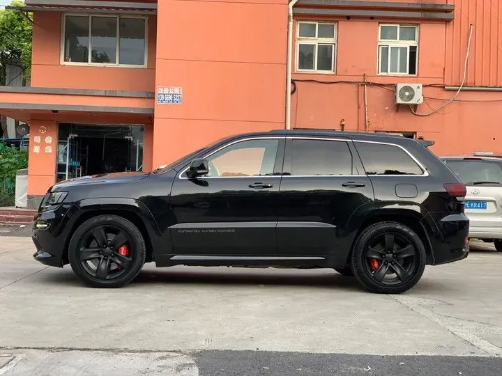2014 Jeep Grand Cherokee SRT 6.4L 468HP V8 8AT,autocango,china used car exporter,china ev exporter,chinese used car exporter,chinese used ev exporter