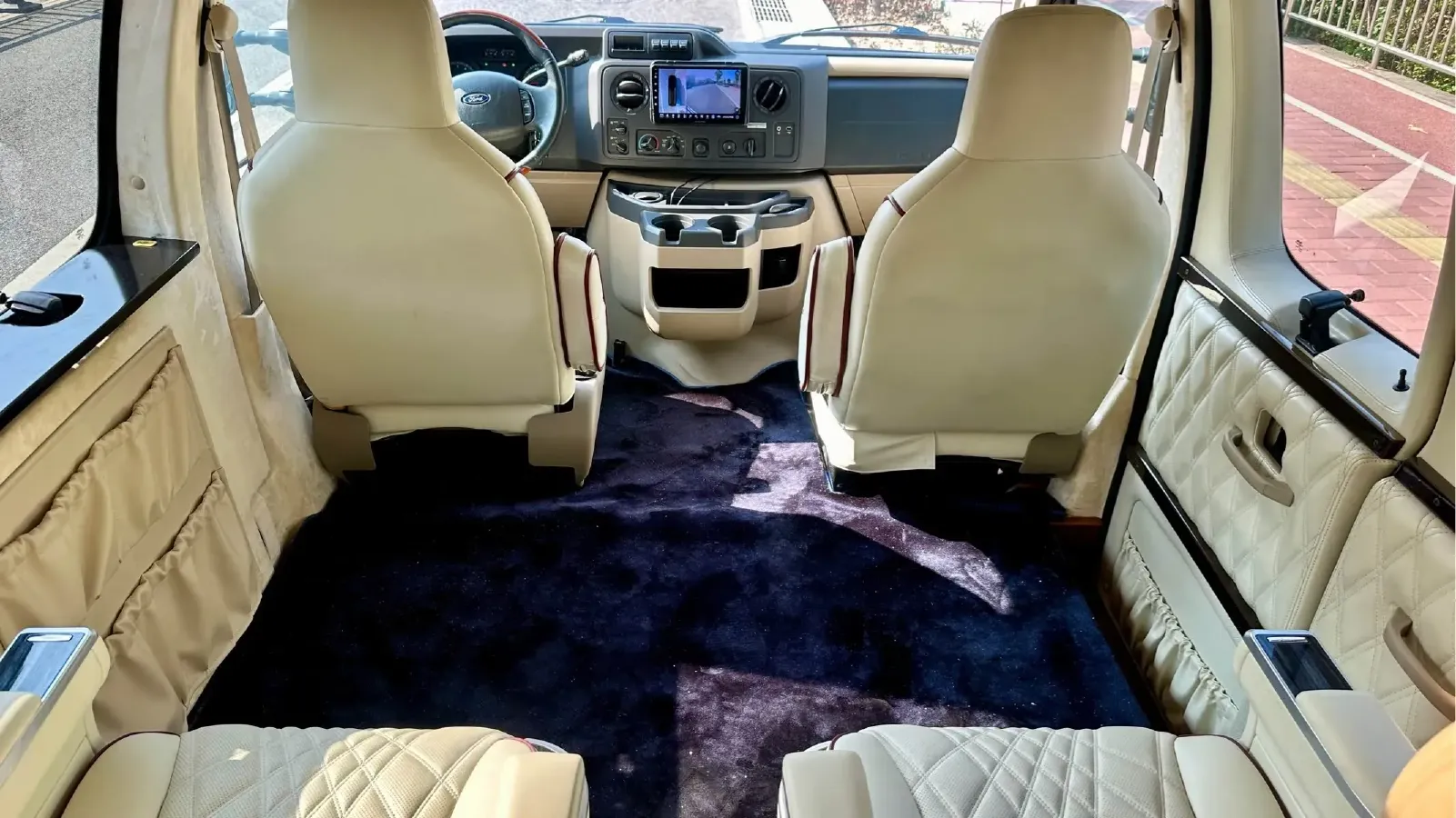 2011 Ford E350 5.4L 258HP V8 5AT,autocango,china used car exporter,china ev exporter,chinese used car exporter,chinese used ev exporter