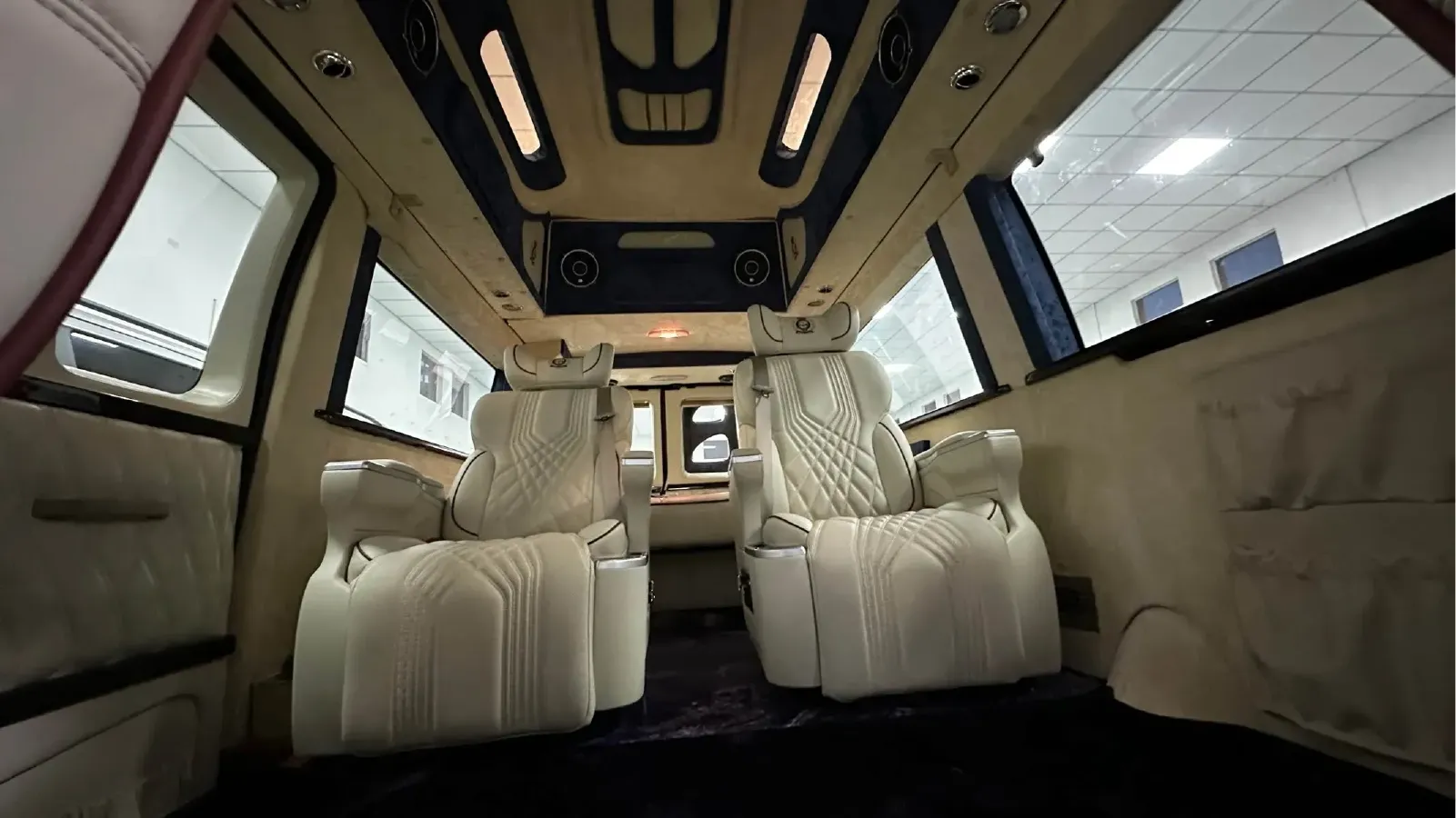 2011 Ford E350 5.4L 258HP V8 5AT,autocango,china used car exporter,china ev exporter,chinese used car exporter,chinese used ev exporter