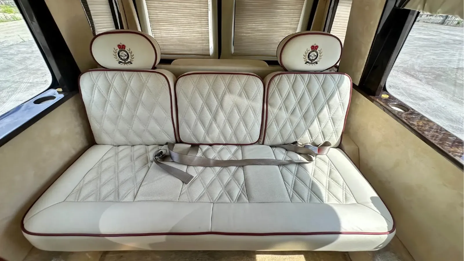 2011 Ford E350 5.4L 258HP V8 5AT,autocango,china used car exporter,china ev exporter,chinese used car exporter,chinese used ev exporter