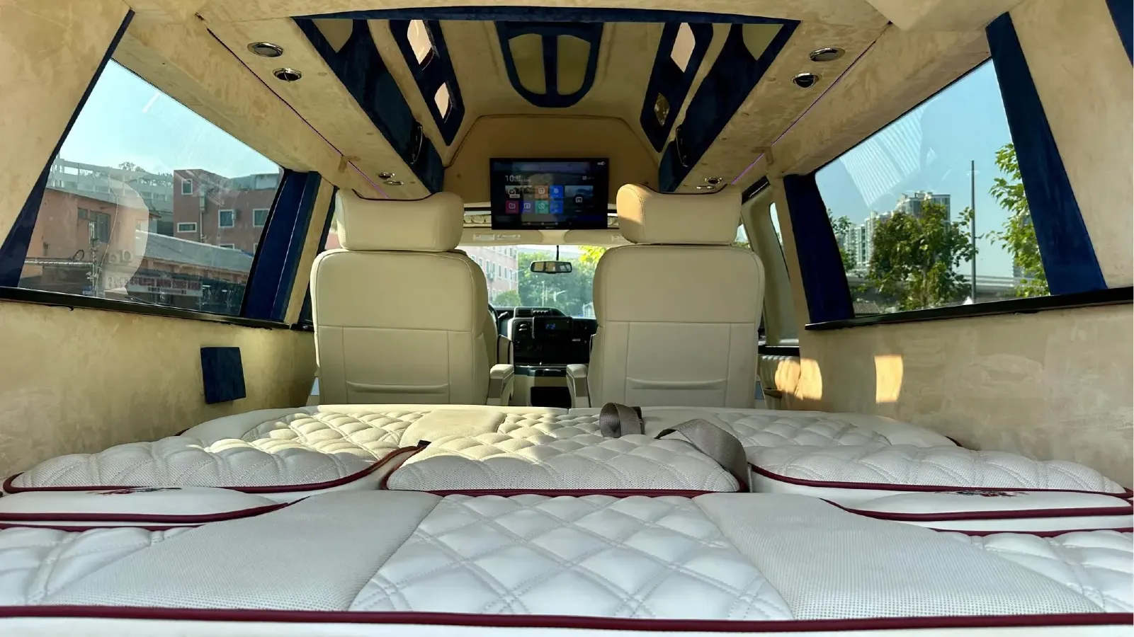 2011 Ford E350 5.4L 258HP V8 5AT,autocango,china used car exporter,china ev exporter,chinese used car exporter,chinese used ev exporter