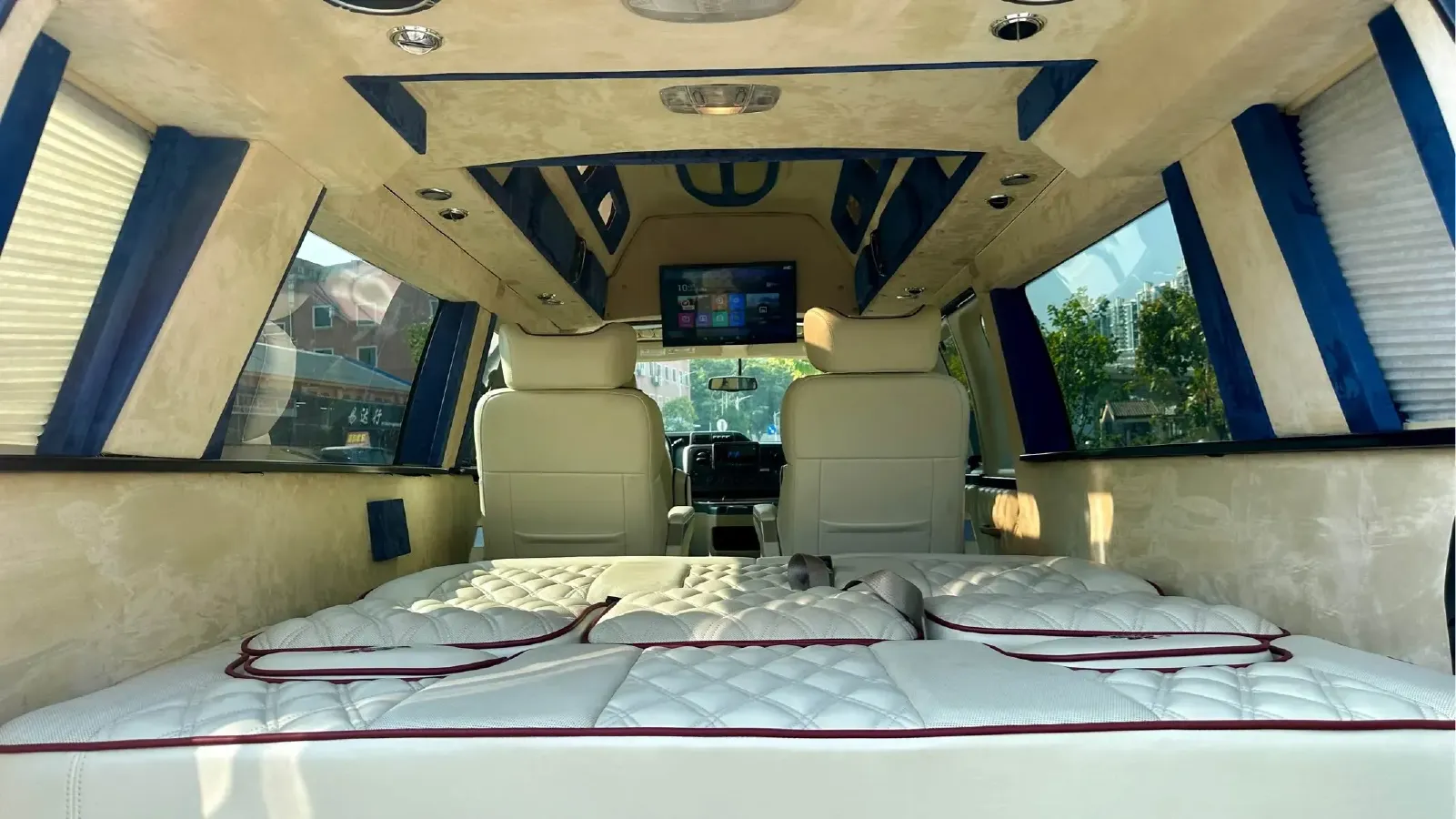 2011 Ford E350 5.4L 258HP V8 5AT,autocango,china used car exporter,china ev exporter,chinese used car exporter,chinese used ev exporter