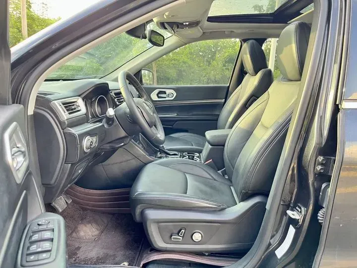 2018 Jeep Commander 2.0T 234HP L4 9AT,autocango,china used car exporter,china ev exporter,chinese used car exporter,chinese used ev exporter