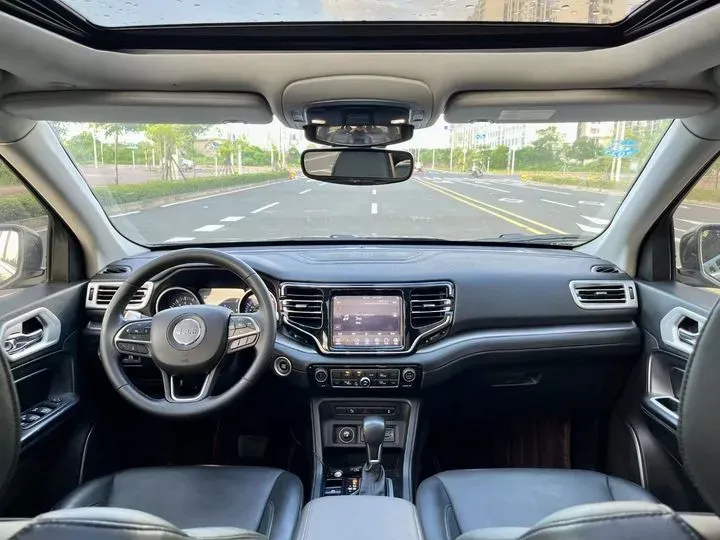 2018 Jeep Commander 2.0T 234HP L4 9AT,autocango,china used car exporter,china ev exporter,chinese used car exporter,chinese used ev exporter