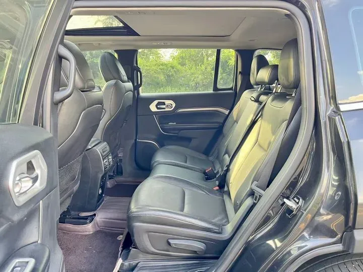 2018 Jeep Commander 2.0T 234HP L4 9AT,autocango,china used car exporter,china ev exporter,chinese used car exporter,chinese used ev exporter