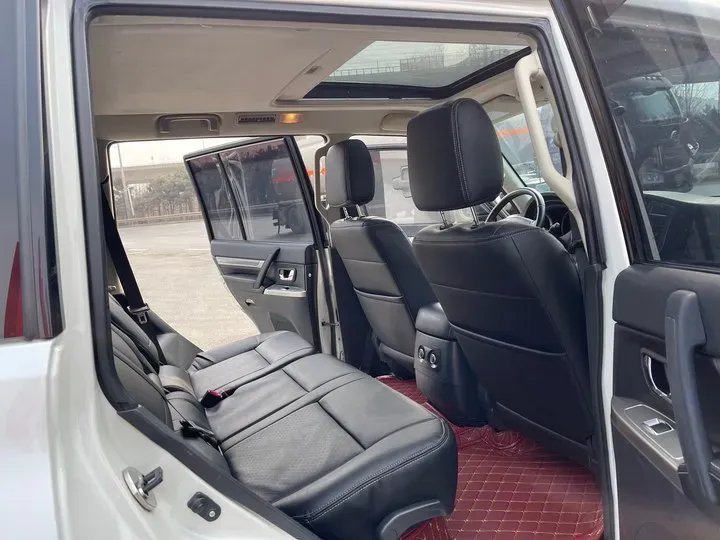 2016 Mitsubishi Pajero 3.0L 177HP V6 5AT,autocango,china used car exporter,china ev exporter,chinese used car exporter,chinese used ev exporter