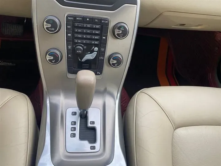 2012 Volvo S80L 2.0T 240HP L4 6DCT,autocango,china used car exporter,china ev exporter,chinese used car exporter,chinese used ev exporter