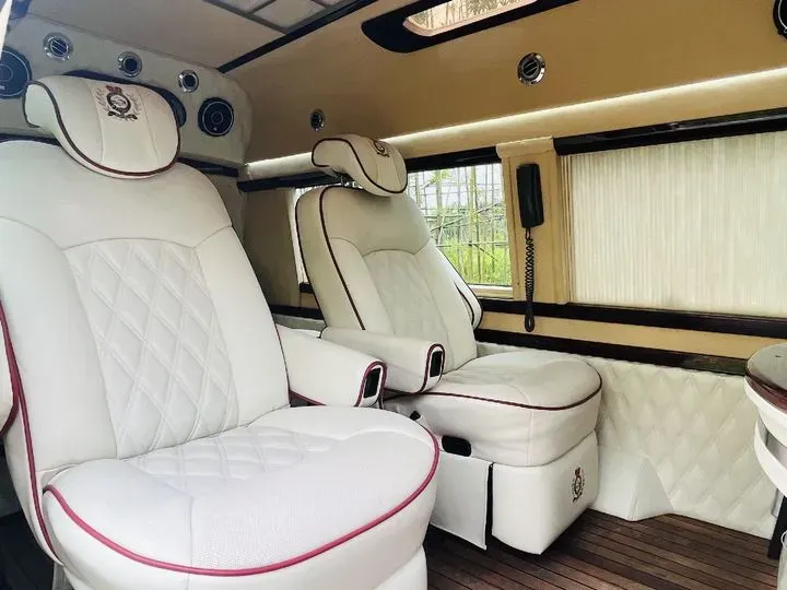 2011 Ford E350 5.4L 258HP V8 5AT,autocango,china used car exporter,china ev exporter,chinese used car exporter,chinese used ev exporter