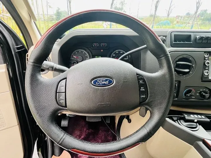 2011 Ford E350 5.4L 258HP V8 5AT,autocango,china used car exporter,china ev exporter,chinese used car exporter,chinese used ev exporter