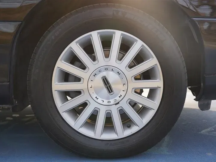 2014 Porsche 918 Spyder 4.6L 608HP V8 7DCT PHEV 6.8KWH,autocango,china used car exporter,china ev exporter,chinese used car exporter,chinese used ev exporter