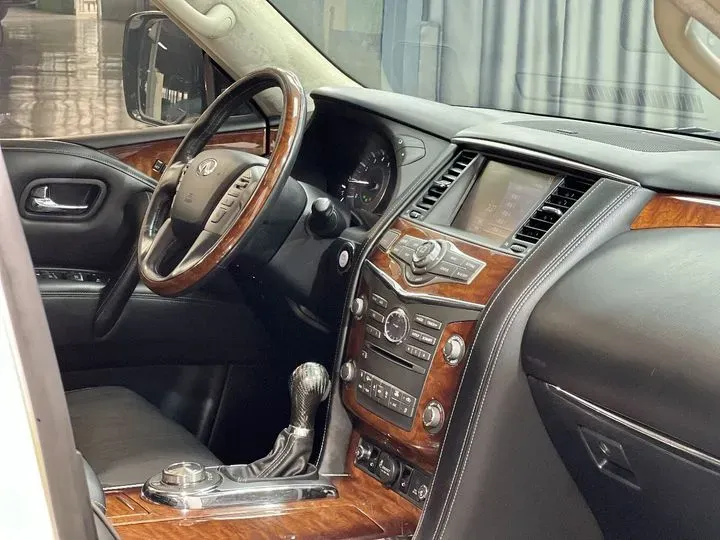 2016 Infiniti QX80 5.6L 398HP V8 7AT,autocango,china used car exporter,china ev exporter,chinese used car exporter,chinese used ev exporter