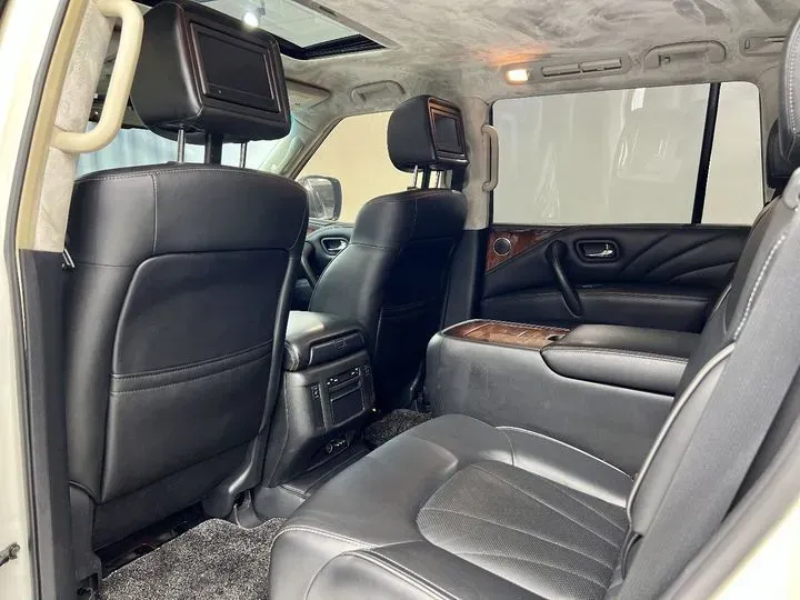 2016 Infiniti QX80 5.6L 398HP V8 7AT,autocango,china used car exporter,china ev exporter,chinese used car exporter,chinese used ev exporter