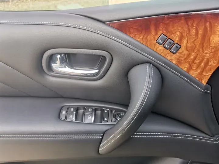 2016 Infiniti QX80 5.6L 398HP V8 7AT,autocango,china used car exporter,china ev exporter,chinese used car exporter,chinese used ev exporter