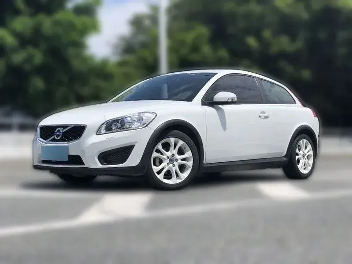 2012 Volvo C30 2.0L 145HP L4 6DCT