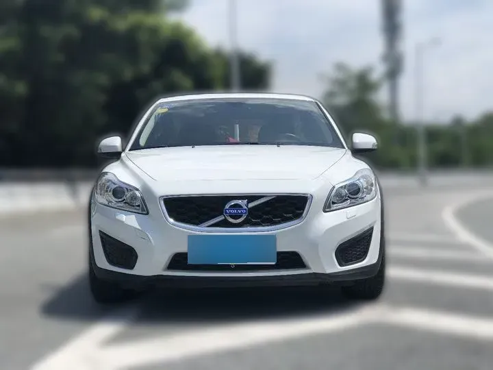 2012 Volvo C30 2.0L 145HP L4 6DCT,autocango,china used car exporter,china ev exporter,chinese used car exporter,chinese used ev exporter
