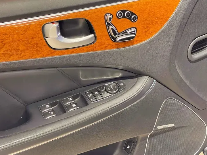 2012 Hyundai Equus 5.0L 430HP V8 8AT,autocango,china used car exporter,china ev exporter,chinese used car exporter,chinese used ev exporter