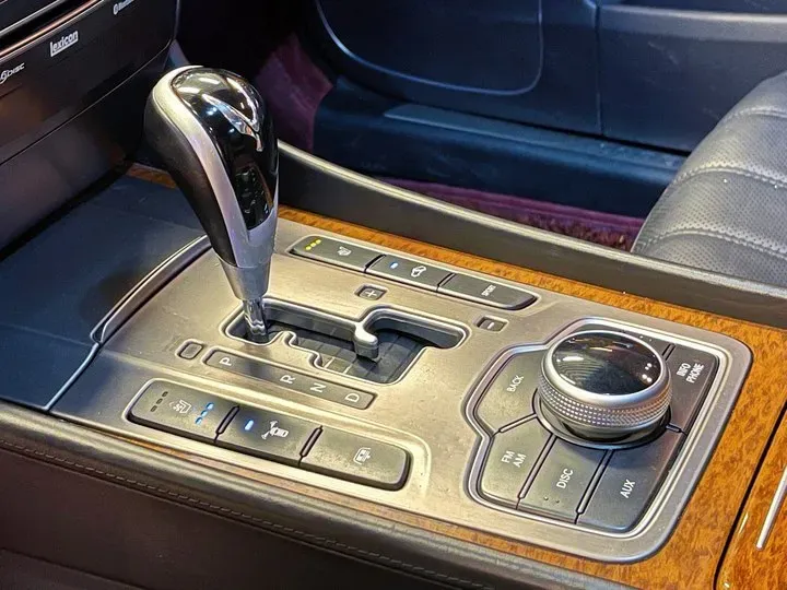 2012 Hyundai Equus 5.0L 430HP V8 8AT,autocango,china used car exporter,china ev exporter,chinese used car exporter,chinese used ev exporter