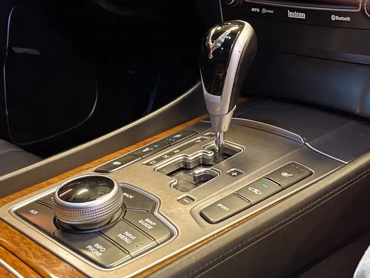 2012 Hyundai Equus 5.0L 430HP V8 8AT,autocango,china used car exporter,china ev exporter,chinese used car exporter,chinese used ev exporter