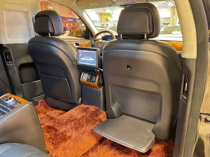 2012 Hyundai Equus 5.0L 430HP V8 8AT,autocango,china used car exporter,china ev exporter,chinese used car exporter,chinese used ev exporter