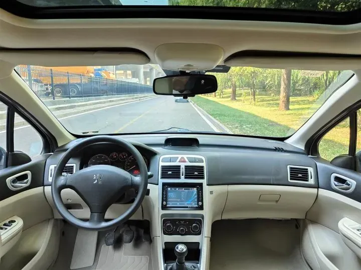 2012 Peugeot 307 1.6L 106HP L4 5MT,autocango,china used car exporter,china ev exporter,chinese used car exporter,chinese used ev exporter