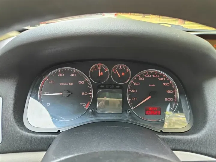 2012 Peugeot 307 1.6L 106HP L4 5MT,autocango,china used car exporter,china ev exporter,chinese used car exporter,chinese used ev exporter